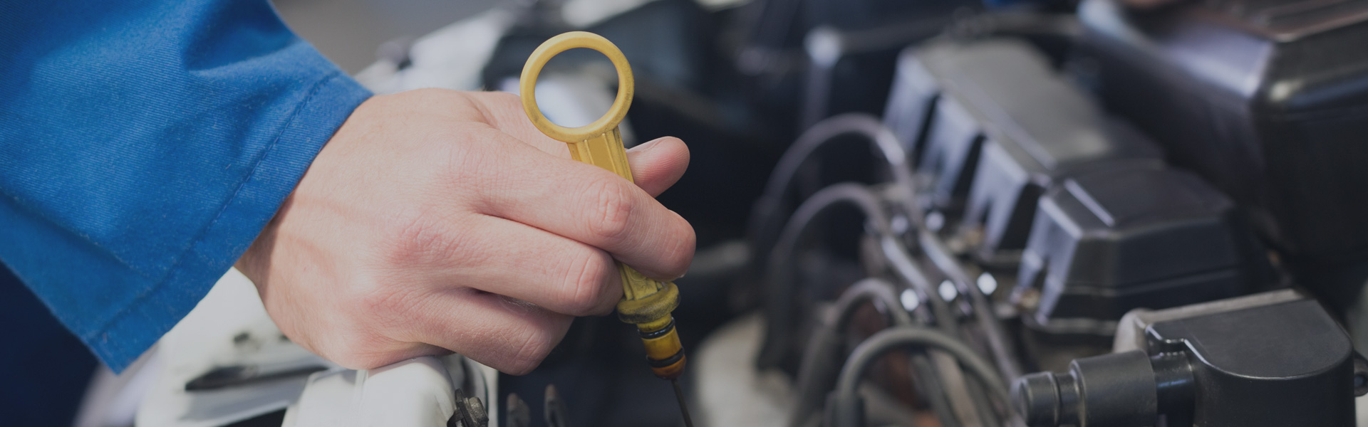 Talleres OK auto. Taller Mecánico Sevilla. Cambio aceite, neumáticos, ITV. Mantenemos su vehículo a punto. Revisiones, ITV, Cambio Aceite, Neumáticos.